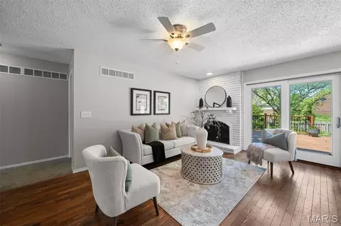 Living - 1437 Sunnytree Ln, Ballwin, MO 63021 photo 1 of 5