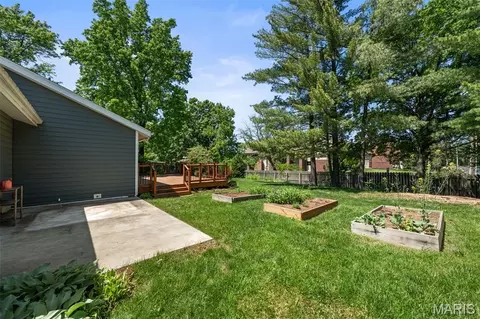 Exterior - 1437 Sunnytree Ln, Ballwin, MO 63021 photo 6 of 10