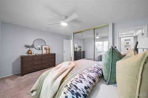 Bedroom - 1437 Sunnytree Ln, Ballwin, MO 63021 photo 2 of 6