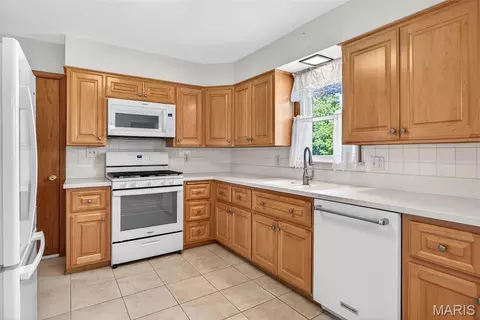 Kitchen - 6525 Antire Rd, High Ridge, MO 63049 photo 1 of 2