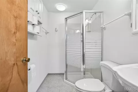 Bath - 6525 Antire Rd, High Ridge, MO 63049 photo 4 of 5