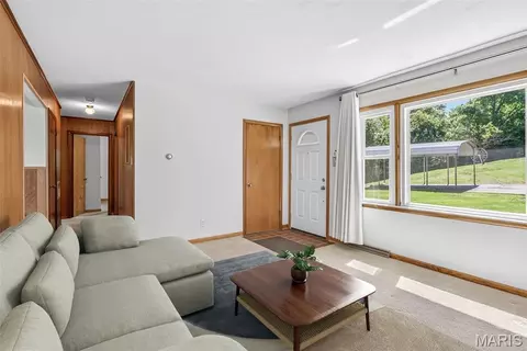 Living - 6525 Antire Rd, High Ridge, MO 63049 photo 4 of 5