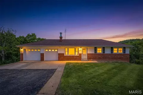 6525 Antire Rd, High Ridge, MO 63049