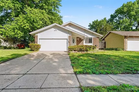 3145 Chicory Creek Ln, Florissant, MO 63031