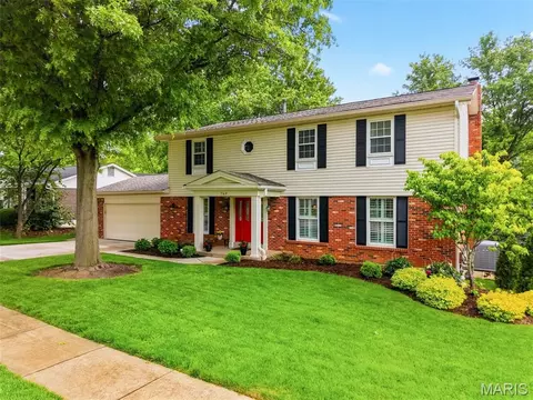 769 Berquist Dr, Ballwin, MO 63011