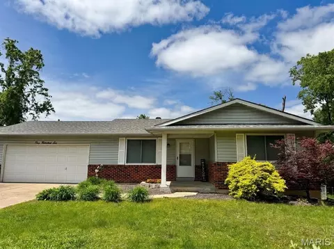 106 Jane Dr, Saint Peters, MO 63376