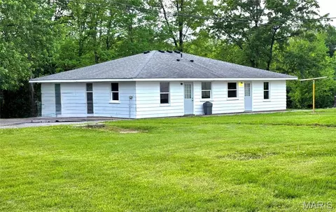 7002 Hayton School Rd, Carbondale, IL 62902