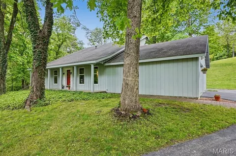 4120 Charbonier Rd, Florissant, MO 63031