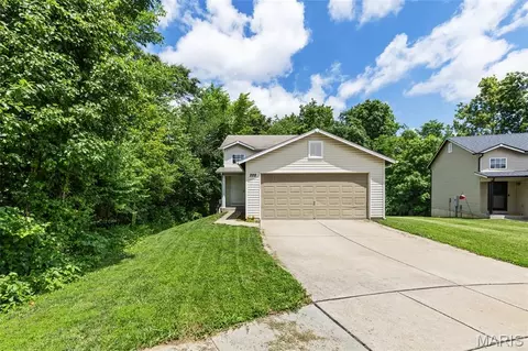 228 Sorrento Ln, Wentzville, MO 63385