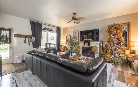 Living - 11985 3rd St, Jerome, MO 65529 photo 2 of 3