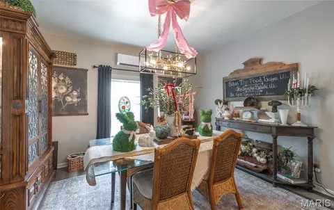 Dining - 11985 3rd St, Jerome, MO 65529 photo 2 of 3