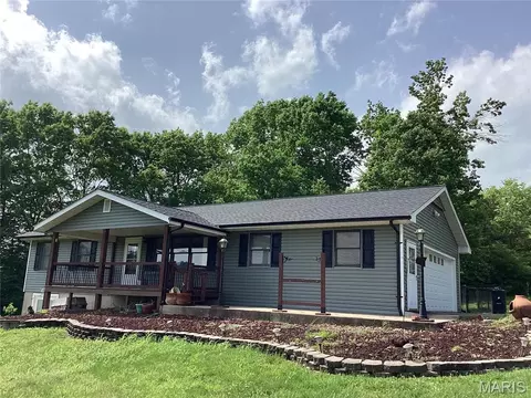 1391 N Shore Dr, Catawissa, MO 63015
