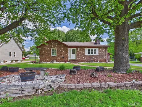 258 Norwood Pl, East Alton, IL 62024