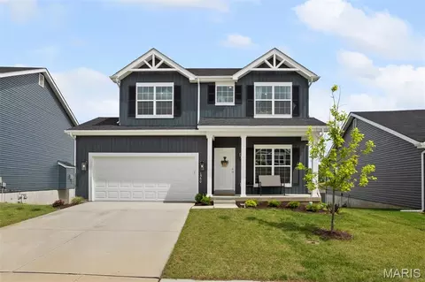 1560 Winding Meadows Dr, Fenton, MO 63026