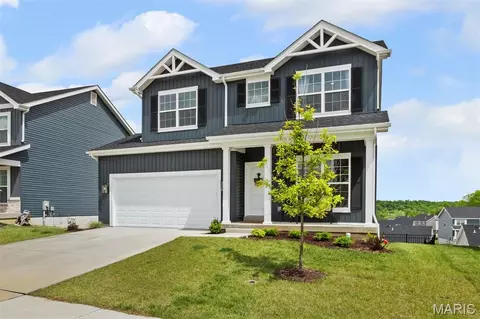 1560 Winding Meadows Dr, Fenton, MO 63026