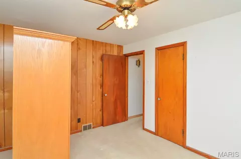 Bedroom - 109 E Jefferson St, O'fallon, IL 62269 photo 3 of 4