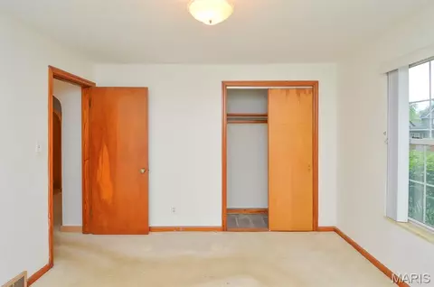 Bedroom - 109 E Jefferson St, O'fallon, IL 62269 photo 2 of 4