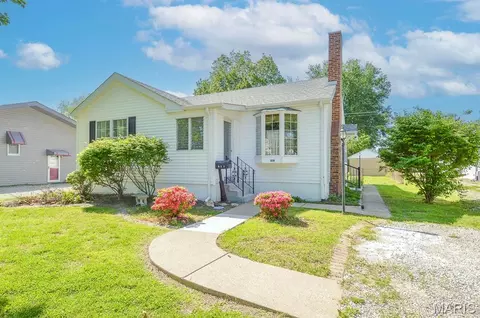 Exterior - 109 E Jefferson St, O'fallon, IL 62269 photo 1 of 7