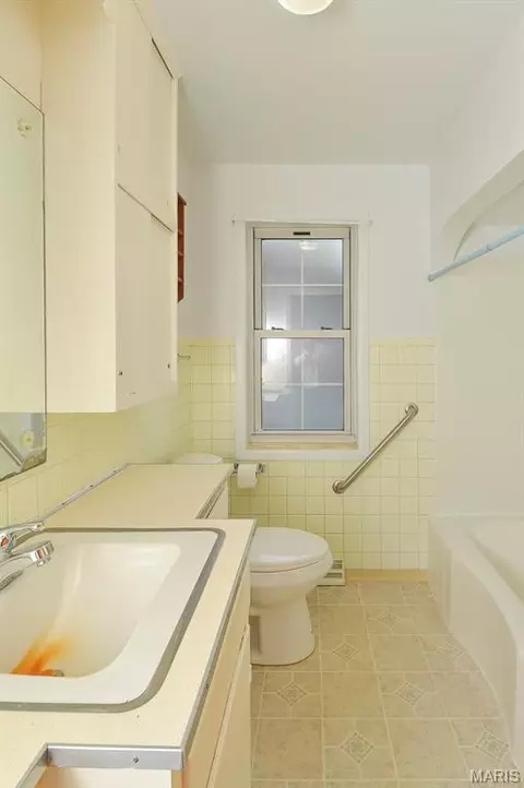 Bath - 109 E Jefferson St, O'fallon, IL 62269 photo 2 of 4