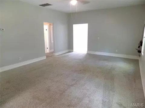 Living - 208 N Walnut St, Rolla, MO 65401 photo 1 of 3