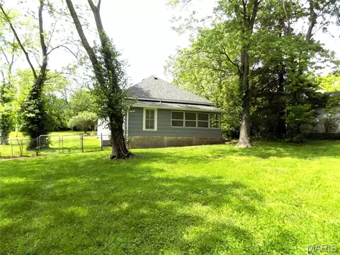 Exterior - 208 N Walnut St, Rolla, MO 65401 photo 4 of 7