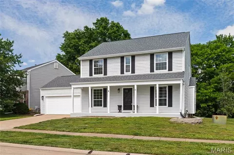 6 Tailor Sq, O'fallon, MO 63368