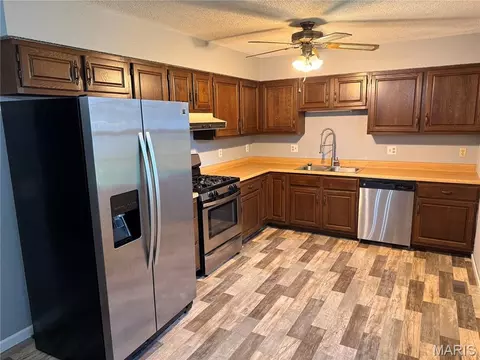 Kitchen - 306 Dewolf, Odin, IL 62870 photo 1 of 1