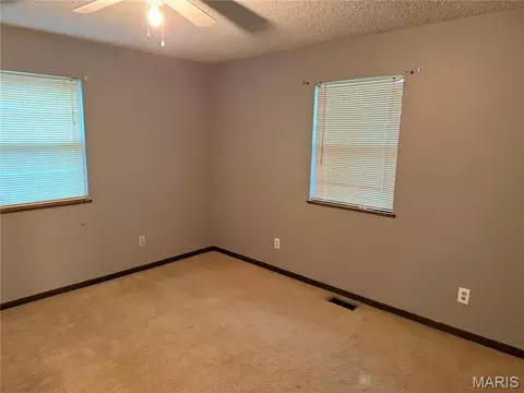 Bedroom - 306 Dewolf, Odin, IL 62870 photo 2 of 3