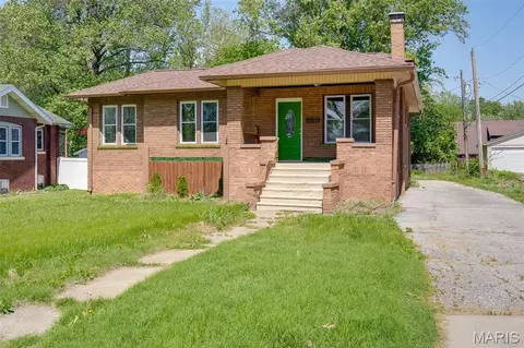 24 S 95th St, Belleville, IL 62223