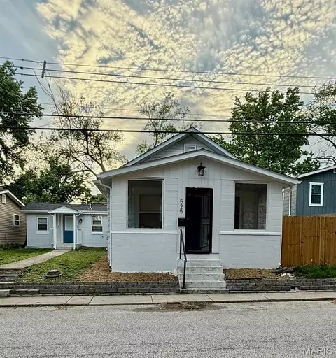 525 S Adams St, Festus, MO 63028