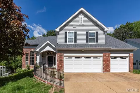 7637 River Walk Ct, Saint Louis, MO 63129