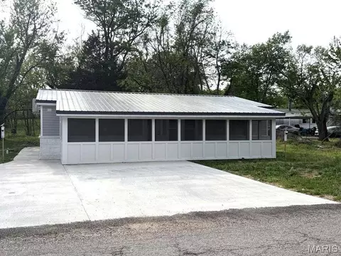 Exterior - 910 N Ash St, Mountain View, MO 65548 photo 3 of 3