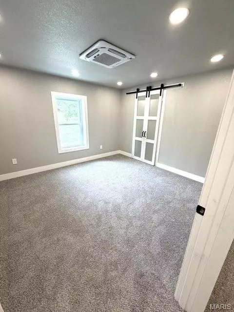 Bedroom - 910 N Ash St, Mountain View, MO 65548 photo 1 of 3