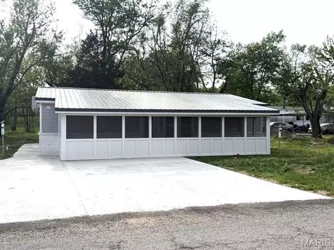 910 N Ash St, Mountain View, MO 65548