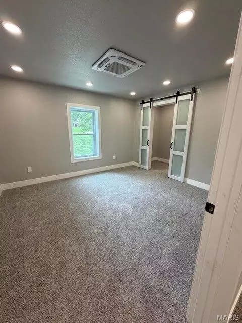 Bedroom - 910 N Ash St, Mountain View, MO 65548 photo 3 of 3