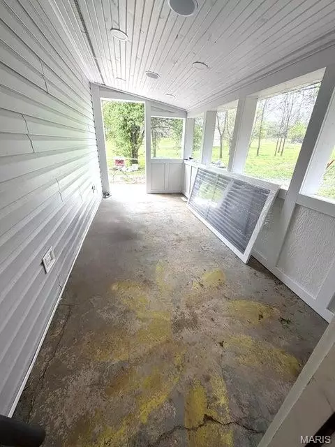 Exterior - 910 N Ash St, Mountain View, MO 65548 photo 2 of 3