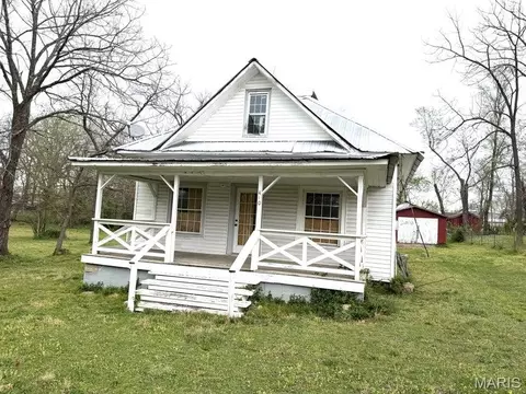 410 E 3rd St, Mountain View, MO 65548