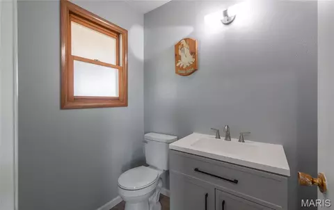 Bath - 1560 Hinson Ln, Saint Clair, MO 63077 photo 2 of 4