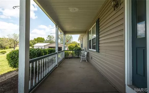 Exterior - 1560 Hinson Ln, Saint Clair, MO 63077 photo 6 of 17