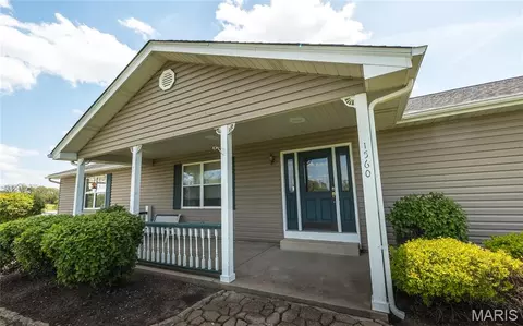 Exterior - 1560 Hinson Ln, Saint Clair, MO 63077 photo 5 of 17