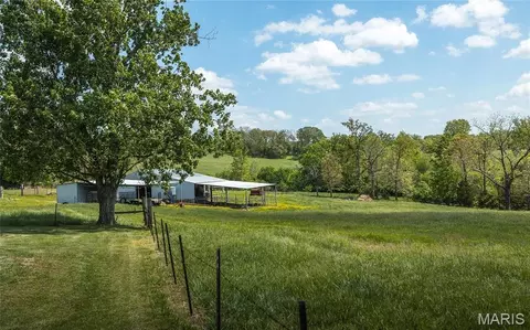Exterior - 1560 Hinson Ln, Saint Clair, MO 63077 photo 16 of 17