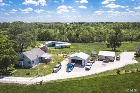 Exterior - 1560 Hinson Ln, Saint Clair, MO 63077 photo 1 of 17