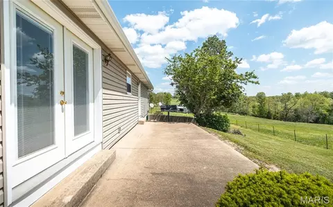 Exterior - 1560 Hinson Ln, Saint Clair, MO 63077 photo 8 of 17