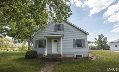Exterior - 1560 Hinson Ln, Saint Clair, MO 63077 photo 9 of 17