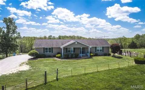 Exterior - 1560 Hinson Ln, Saint Clair, MO 63077 photo 2 of 17