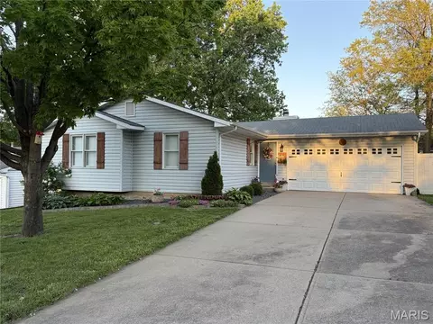 13 Spring Fawn Ln, Saint Peters, MO 63376
