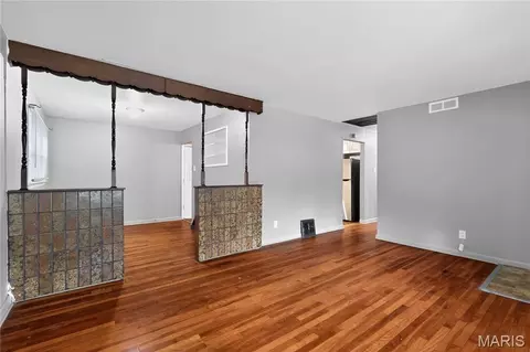 Living - 236 Forestwood Dr, Saint Louis, MO 63135 photo 2 of 5