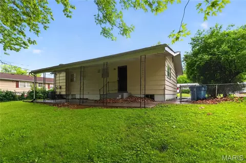 Exterior - 236 Forestwood Dr, Saint Louis, MO 63135 photo 3 of 6