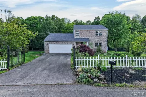8 Flora Dr, Richland, MO 65556