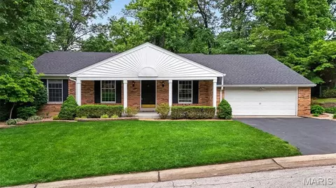 12464 Meadow Green Pl, Saint Louis, MO 63141